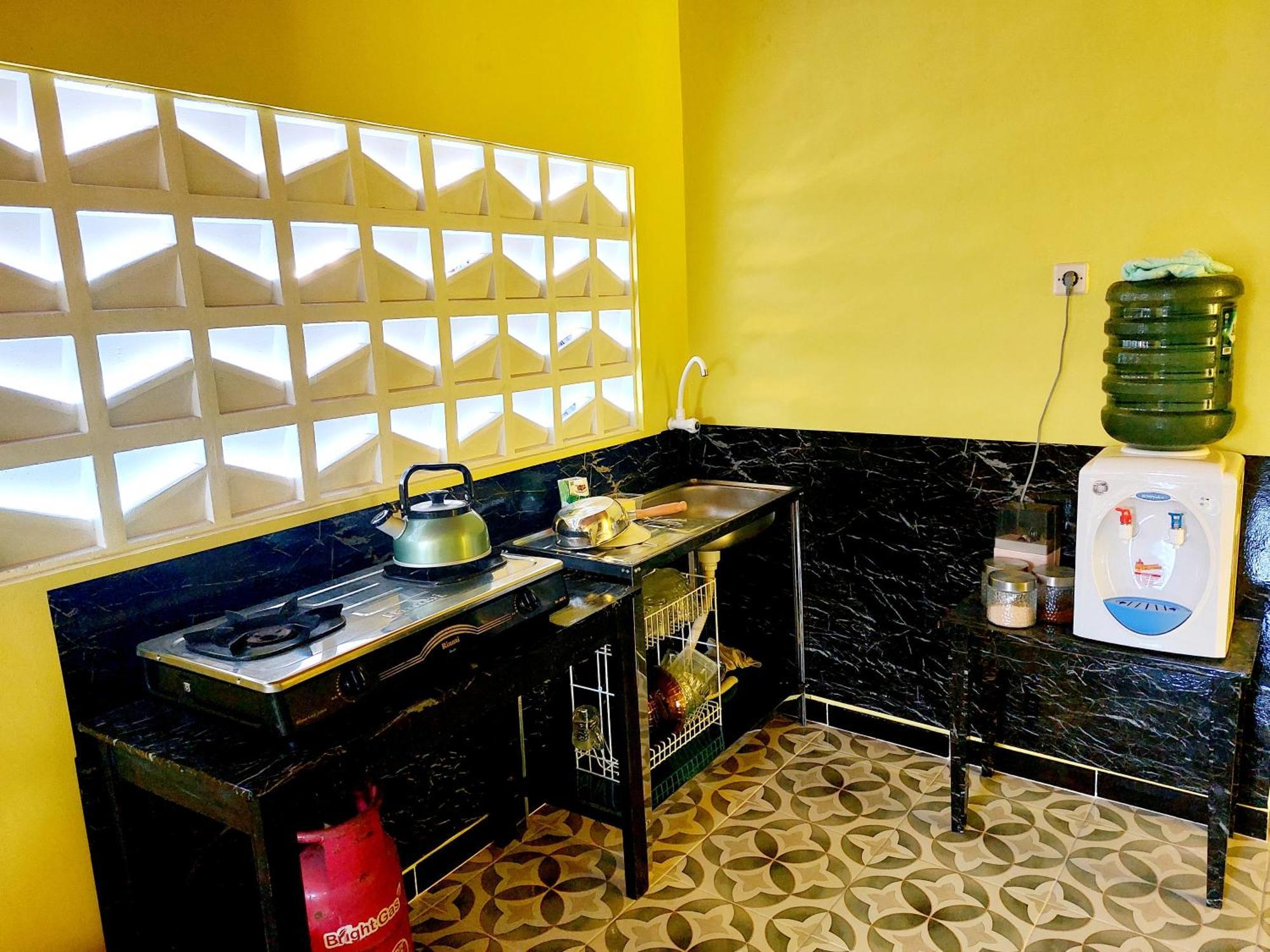 Griya Tugu Jogja Syariah Hotel Jogjakarta Buitenkant foto